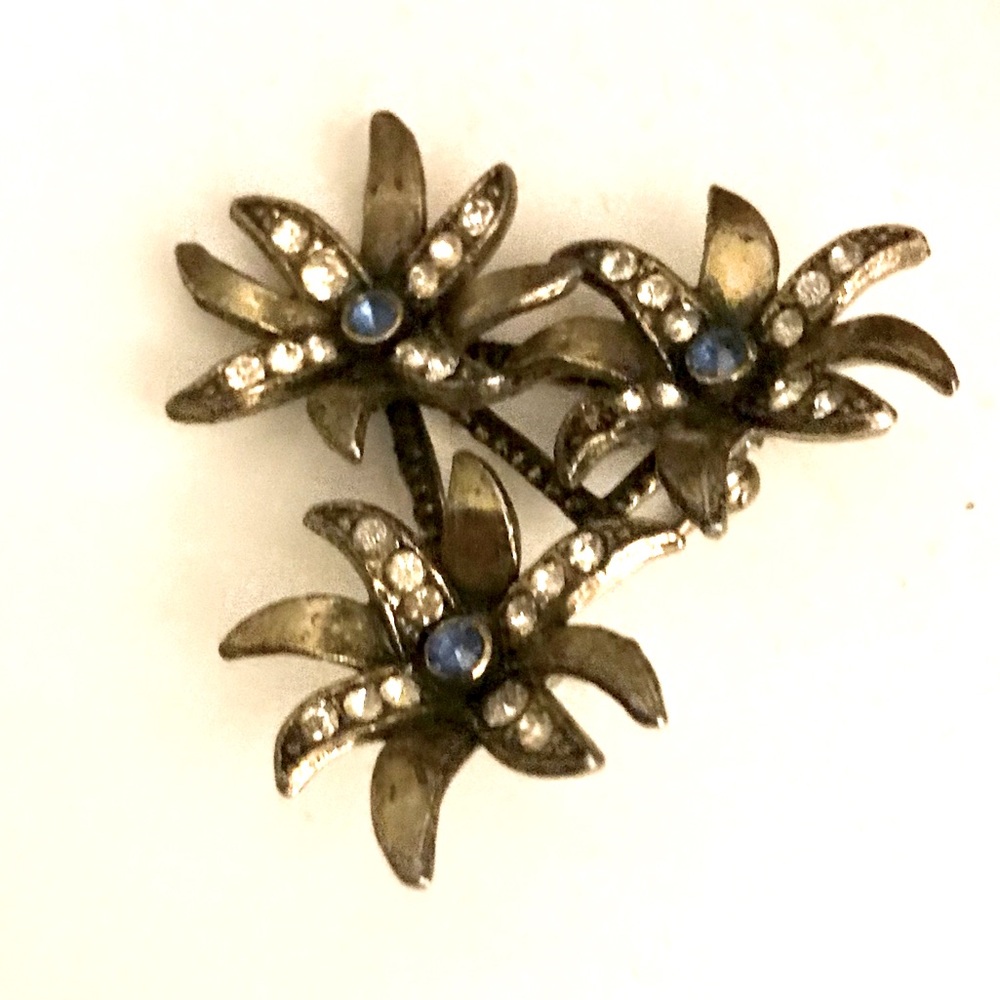 Vintage Lily Floral Brooch
